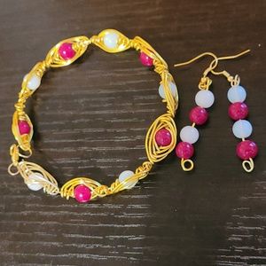 New Handmade Wired Herringbone Bracelet with Earings Gold Red & White